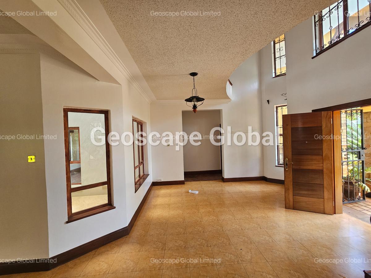 5 Bed House with En Suite in Runda - 11