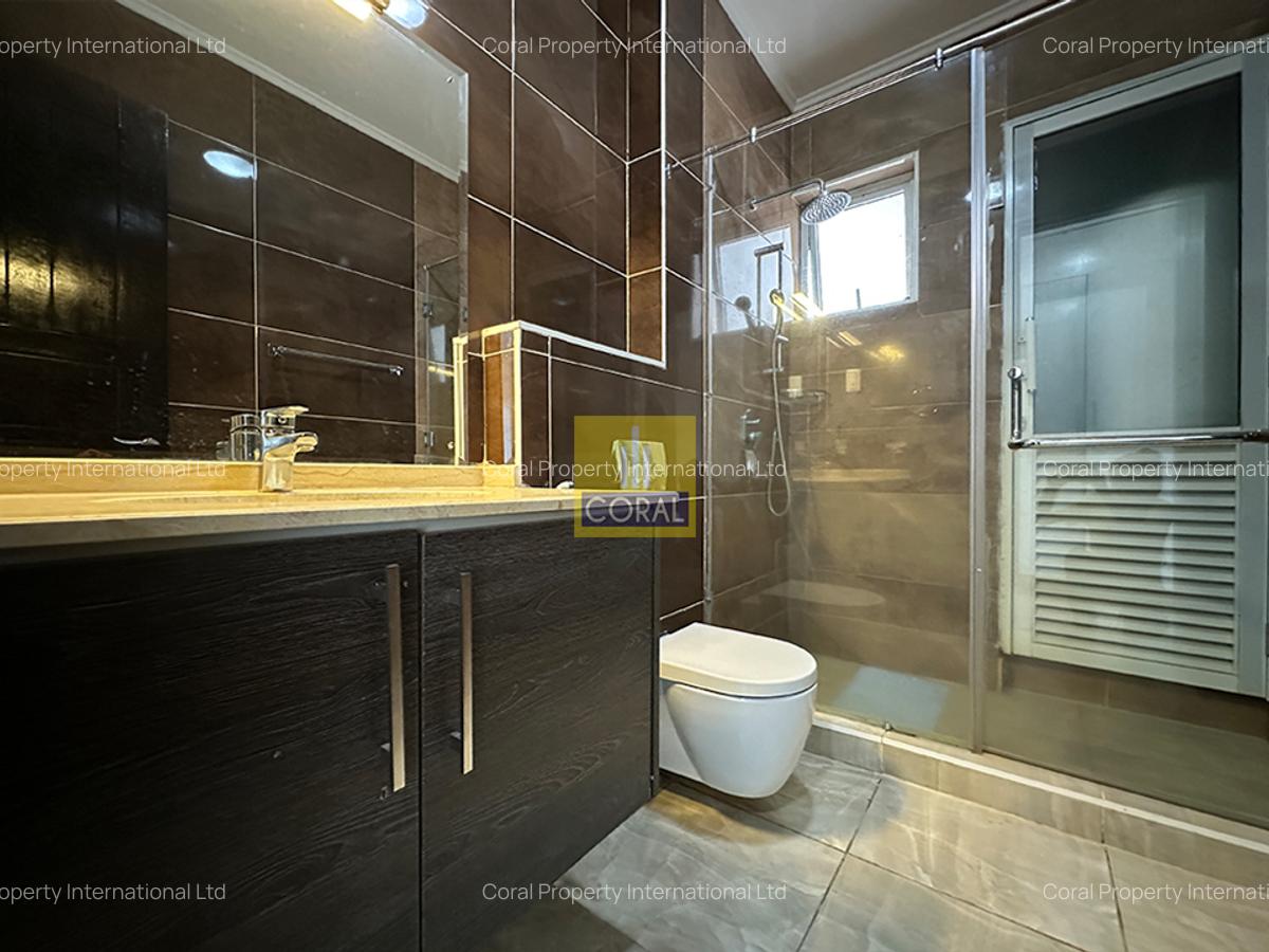 3 Bed Apartment in Riverside - 12