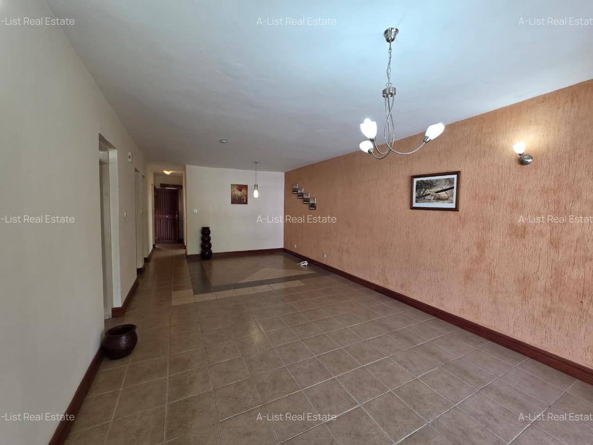 1 Bed Apartment with En Suite at Riverside Drive - 2