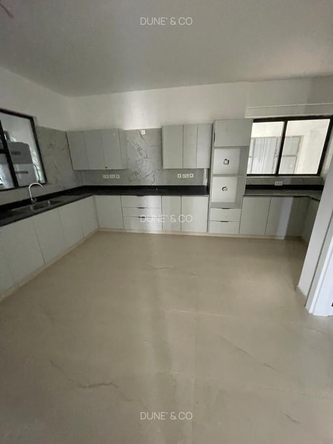 4 Bed Apartment with En Suite in Westlands Area - 9