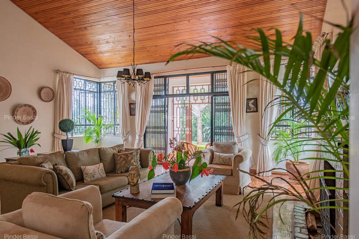 4 Bed House with En Suite in Runda - 1