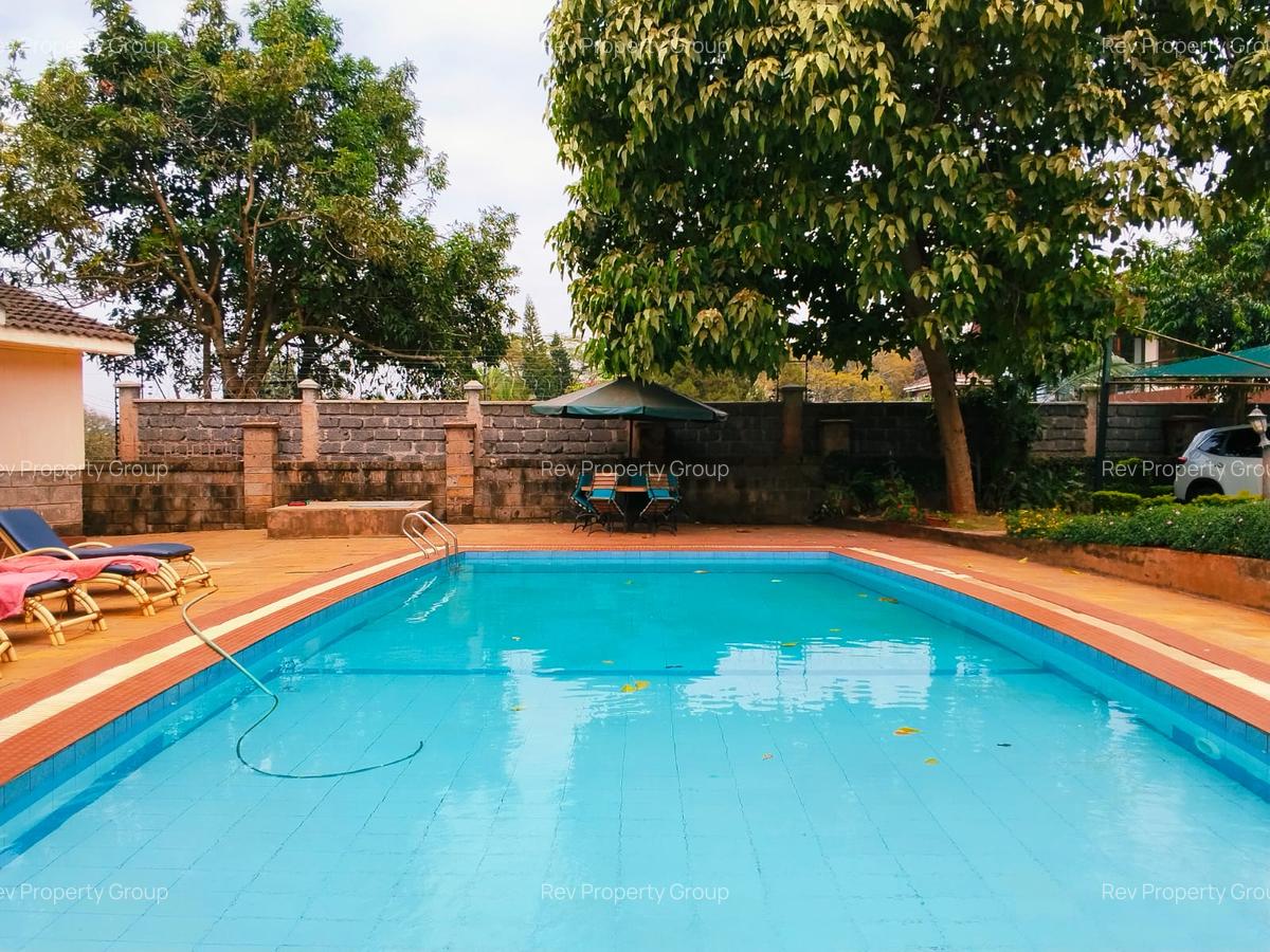 2 Bed House with En Suite in Rosslyn - 16