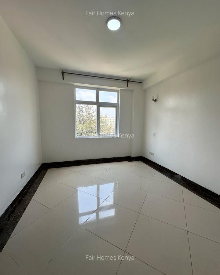 3 Bed Apartment with En Suite at Hatheru Road - 7