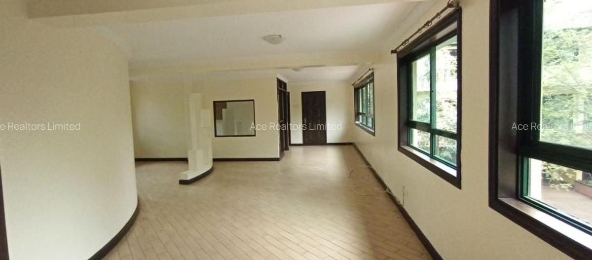 3 Bed Townhouse with En Suite at Grevellia Grove - 8