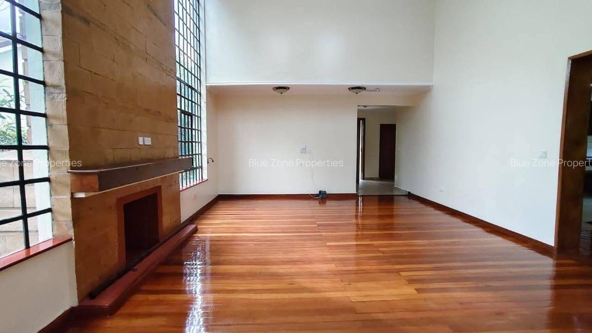 4 Bed Townhouse with En Suite at Close To Isk - 9
