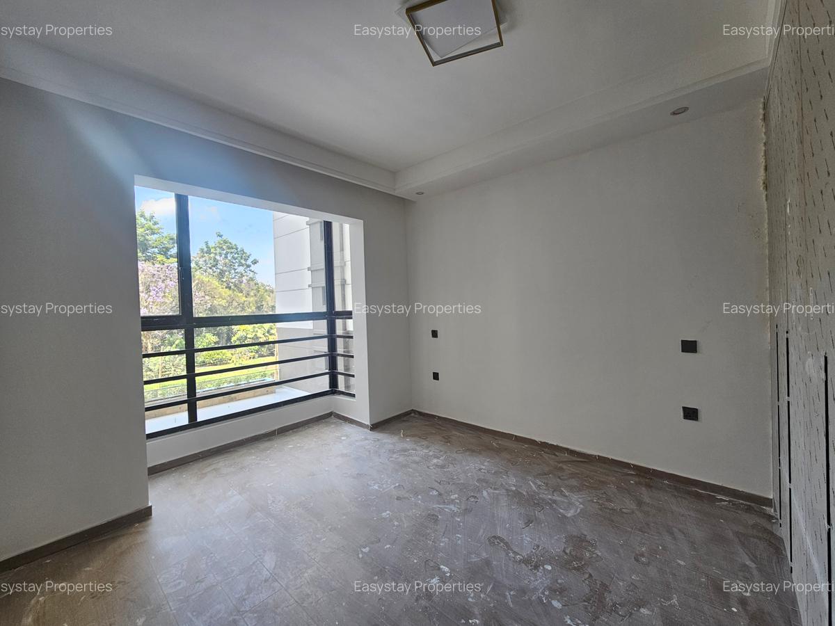2 Bed Apartment with En Suite in Riverside - 5
