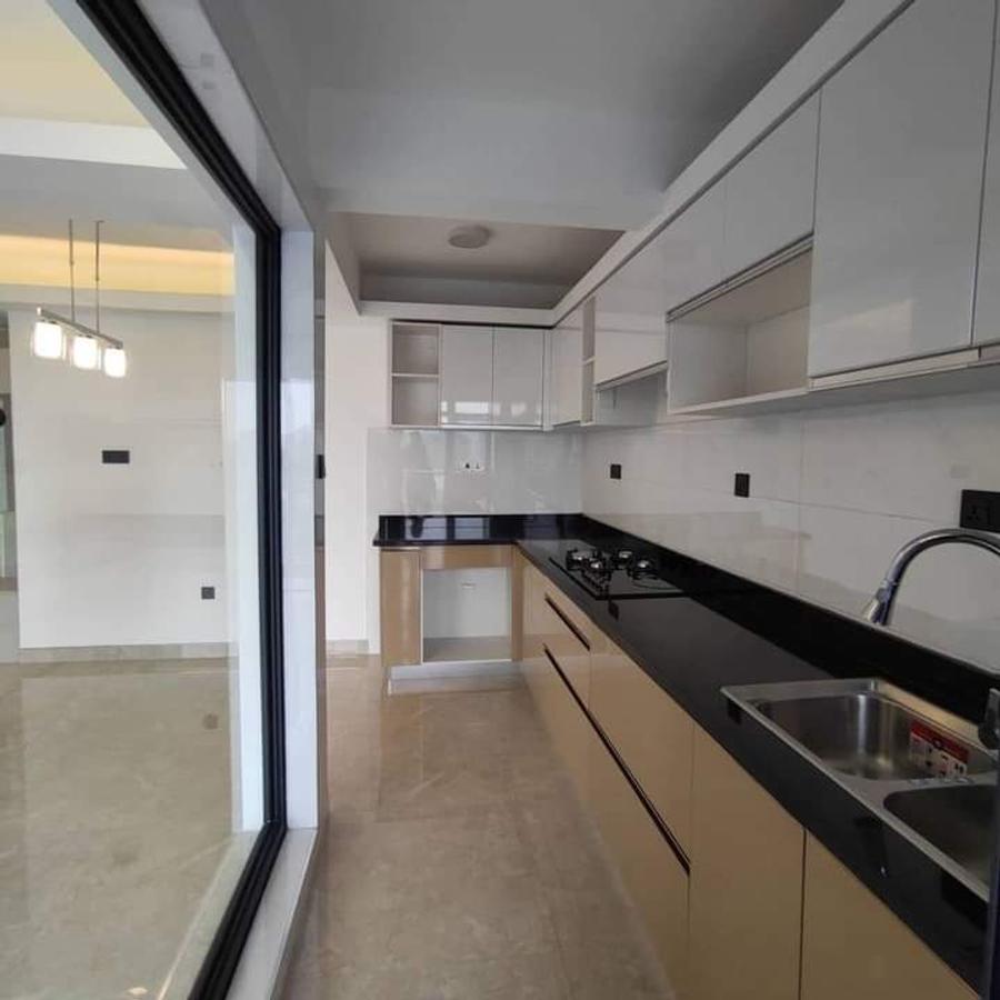 2 Bed Apartment with En Suite in Lavington - 8