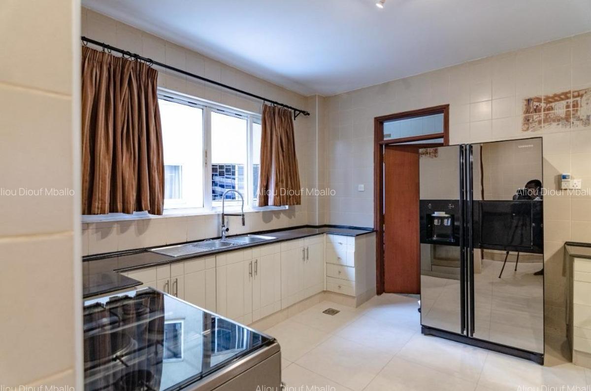 Serviced 3 Bed Apartment with En Suite at Brookside - 3