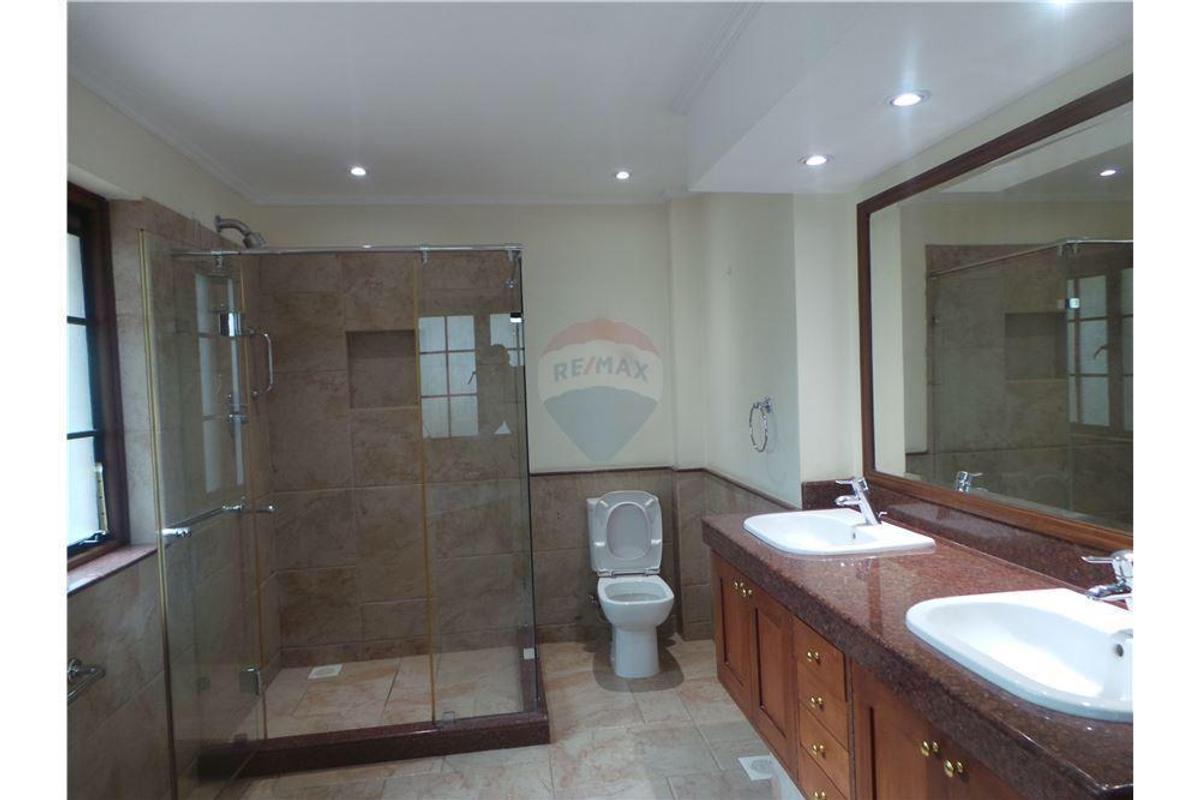 4 Bed Townhouse with En Suite in Westlands Area - 4