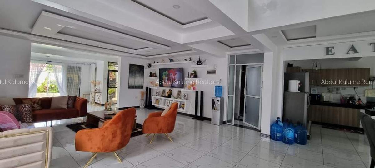 6 Bed Villa with En Suite at Bamburi - 9