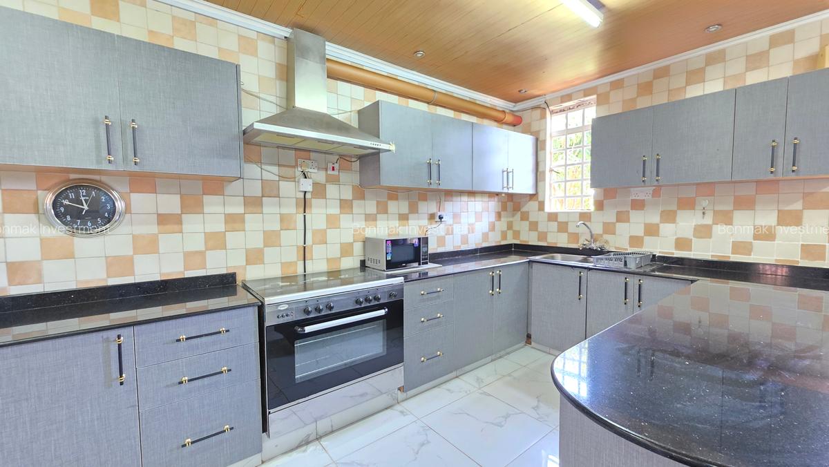 3 Bed Townhouse with En Suite at Old Runda. - 4