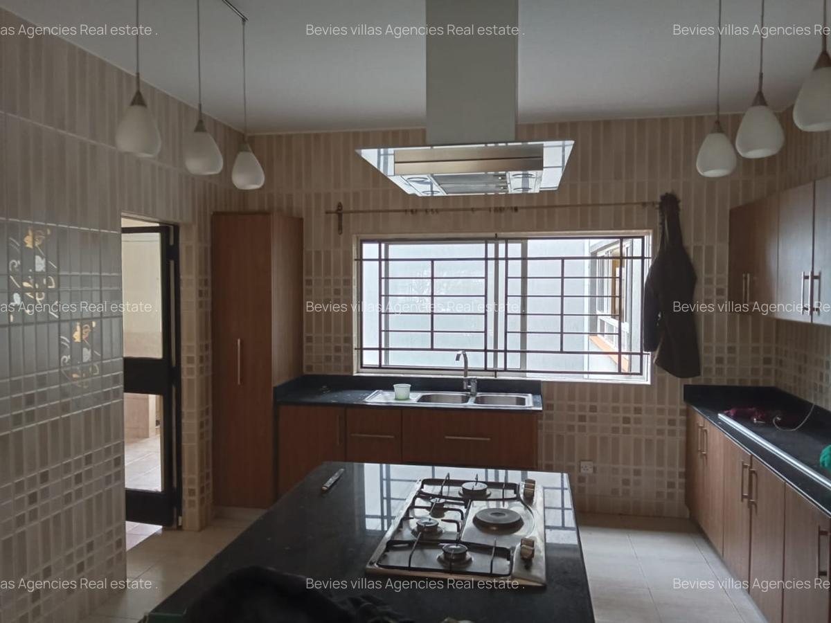 3 Bed Apartment with En Suite at Westlands - 5