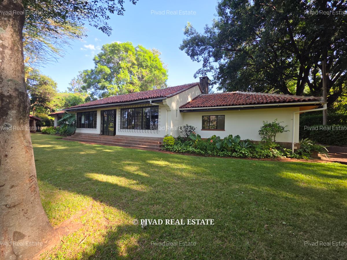 4 Bed House with Garden in Rosslyn - 2