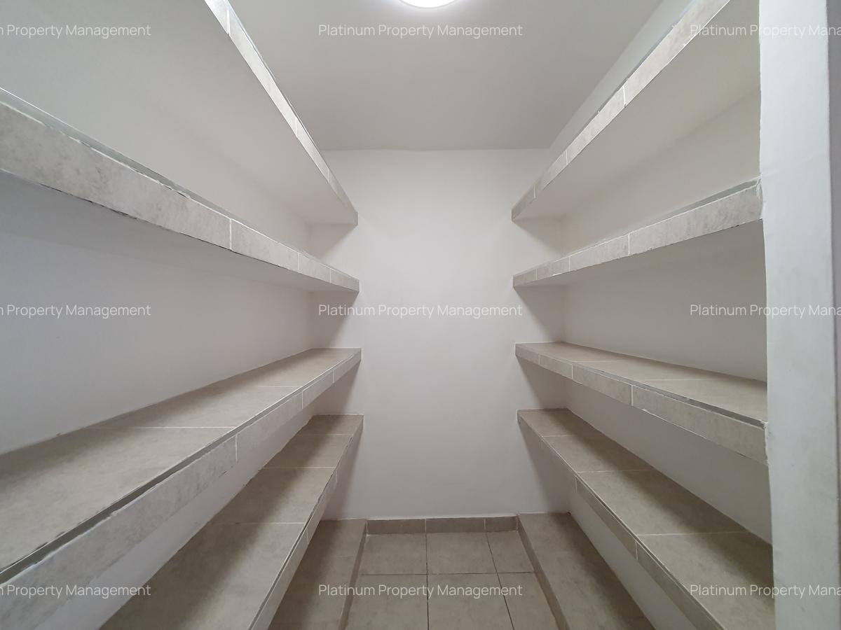 3 Bed Apartment with En Suite in Parklands - 7