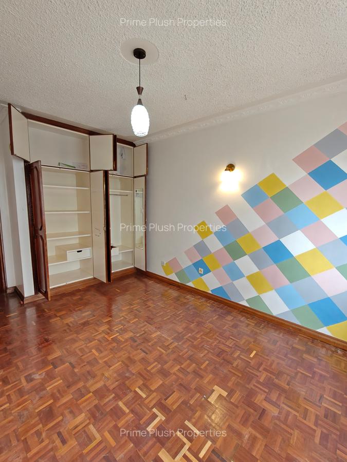 2 Bed Apartment with En Suite in Lavington - 12