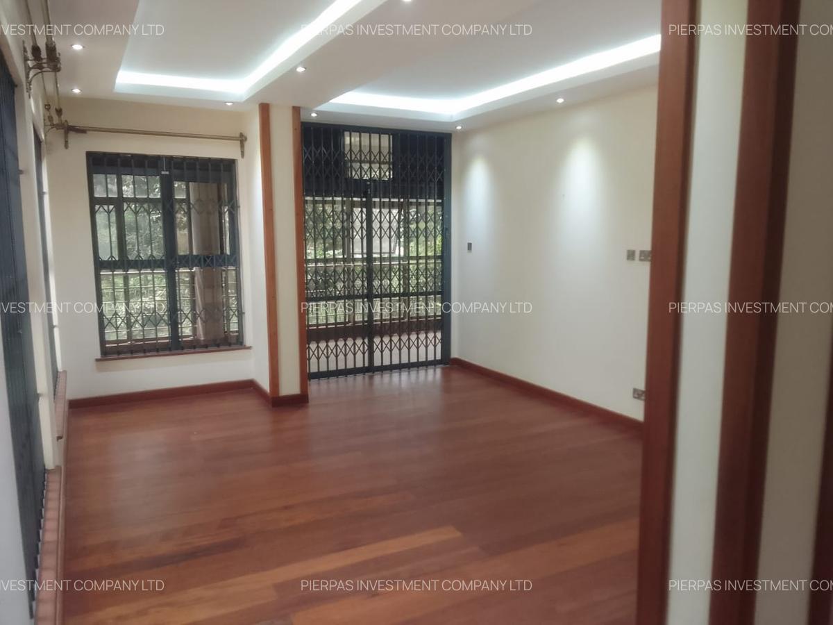 5 Bed Townhouse with En Suite in Westlands Area - 9