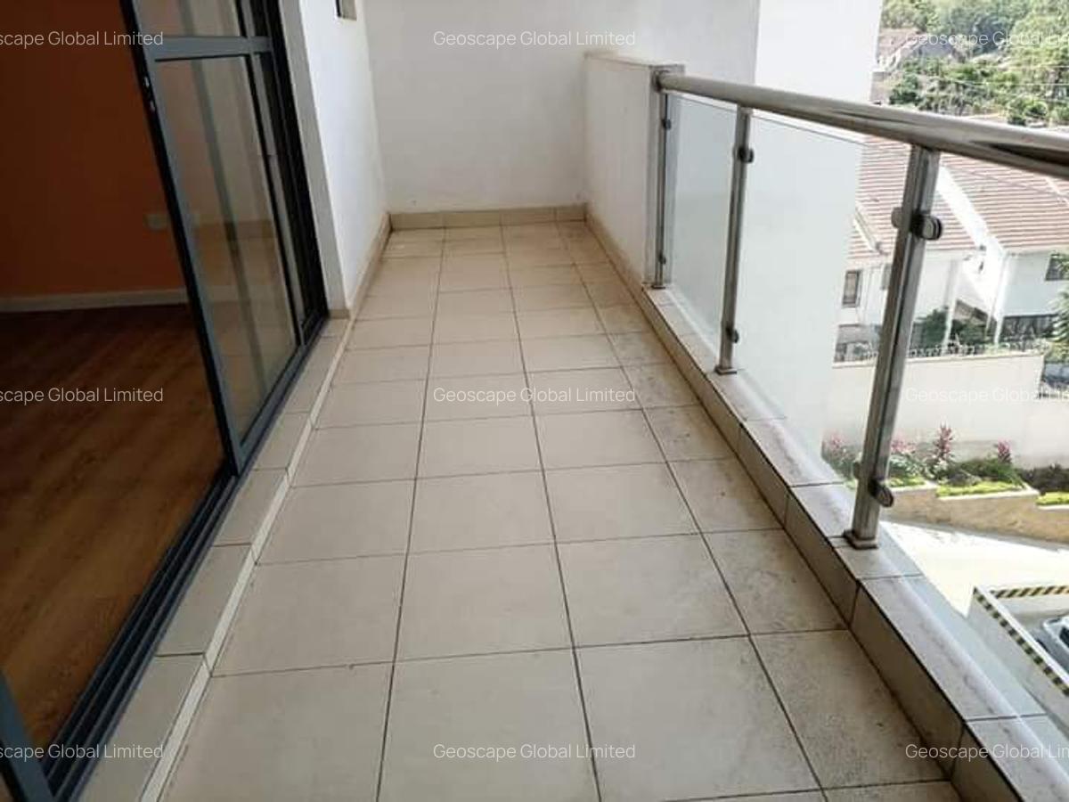 3 Bed Apartment with En Suite in Brookside - 11