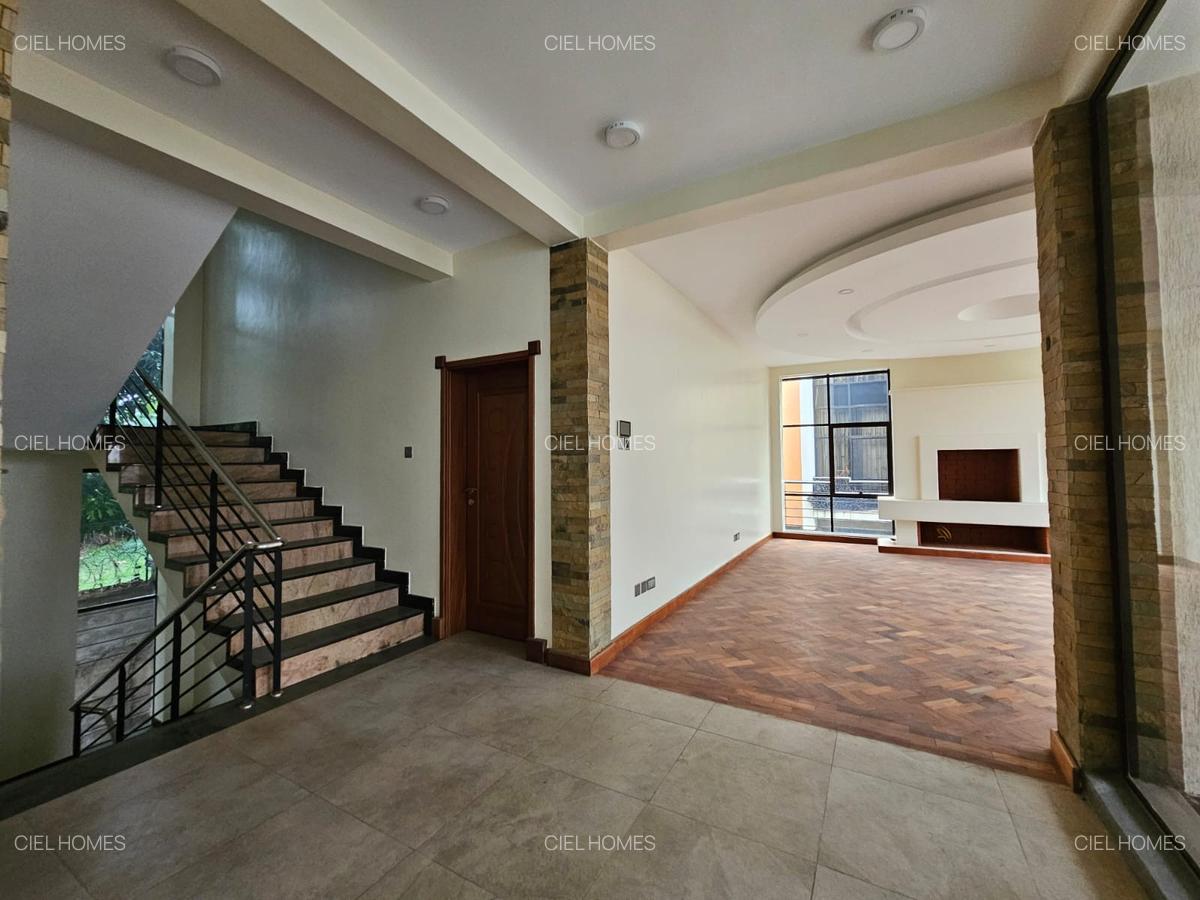 5 Bed Villa with En Suite in Lavington - 14