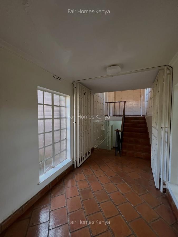 4 Bed House with En Suite at Lavington Green - 11