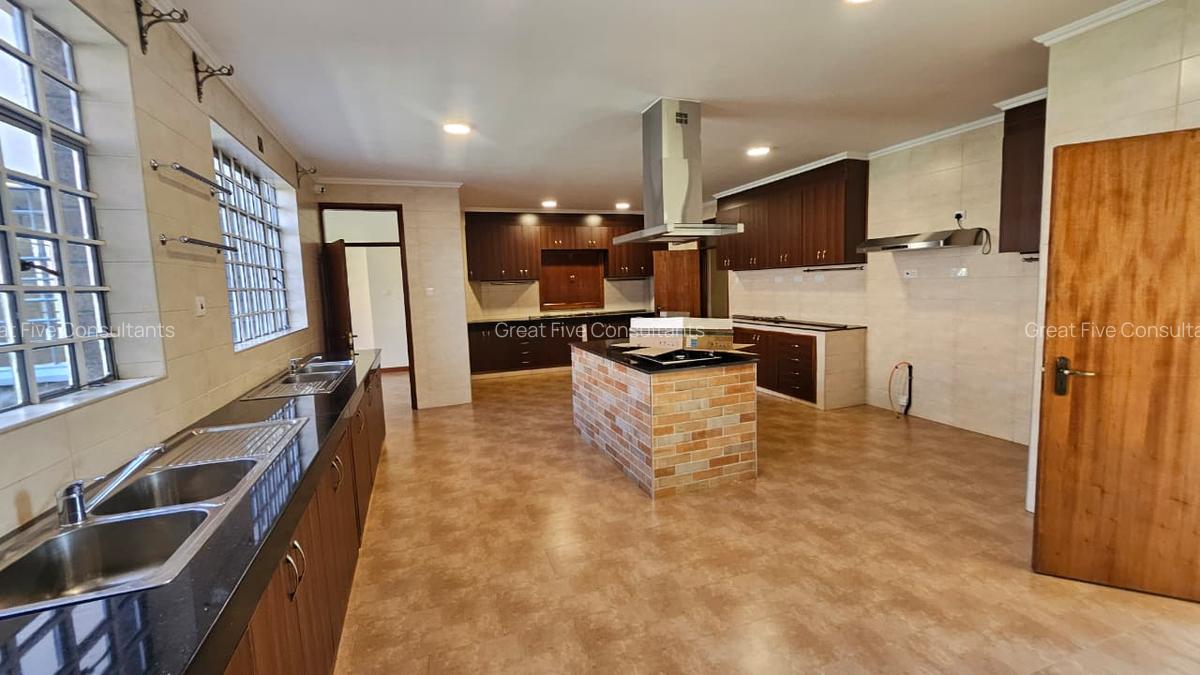 5 Bed Villa with En Suite in Runda - 7