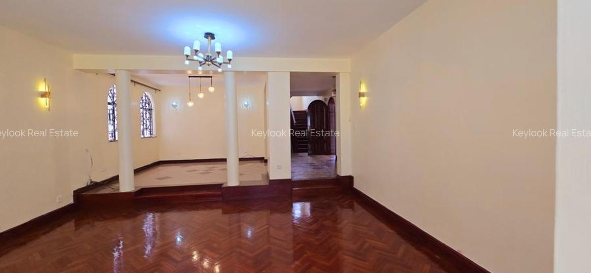 5 Bed Townhouse with En Suite at Riverside Garden - 9