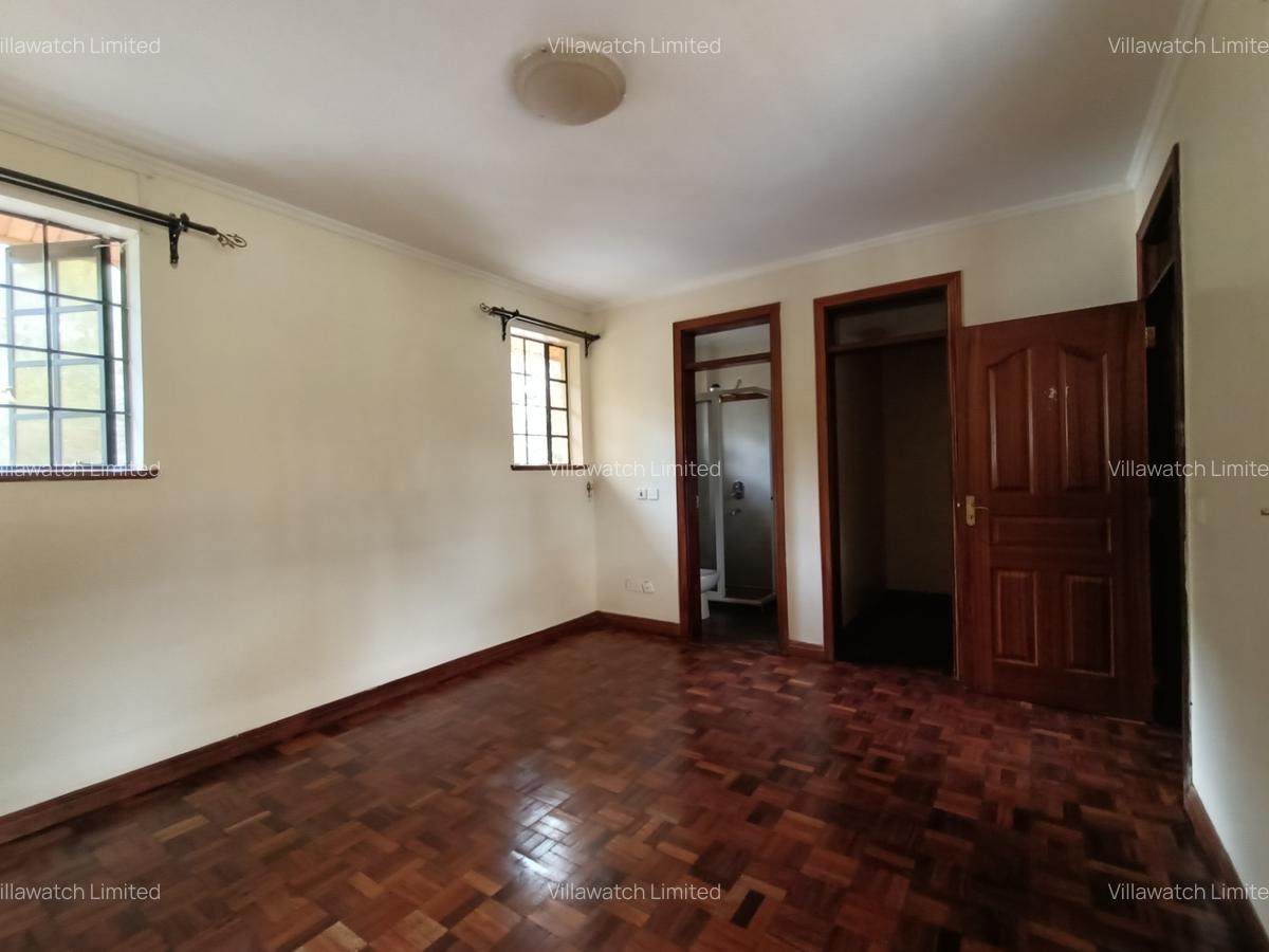 5 Bed Townhouse with En Suite in Lavington - 4