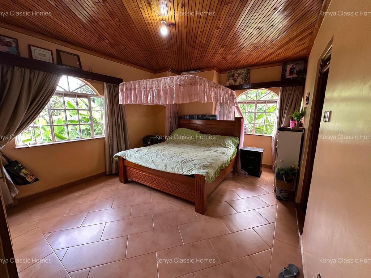 5 Bed House with En Suite at Lavington - 10