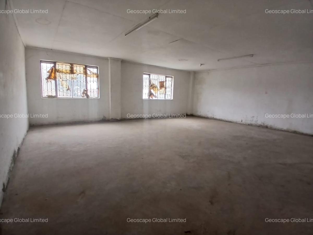 10,497 ft² Warehouse with Backup Generator in Industrial Area - 7