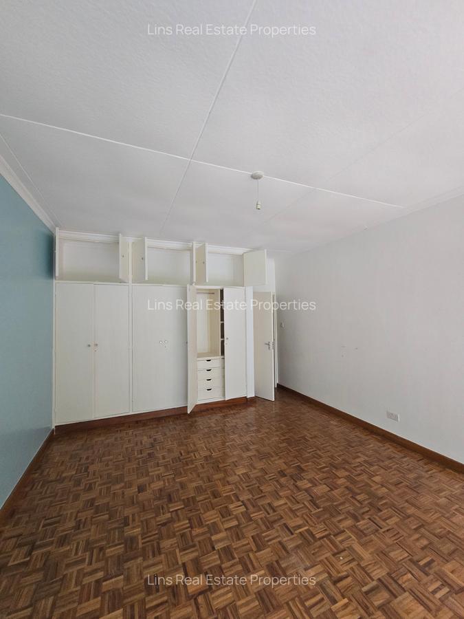 5 Bed House with En Suite in Kitisuru - 11