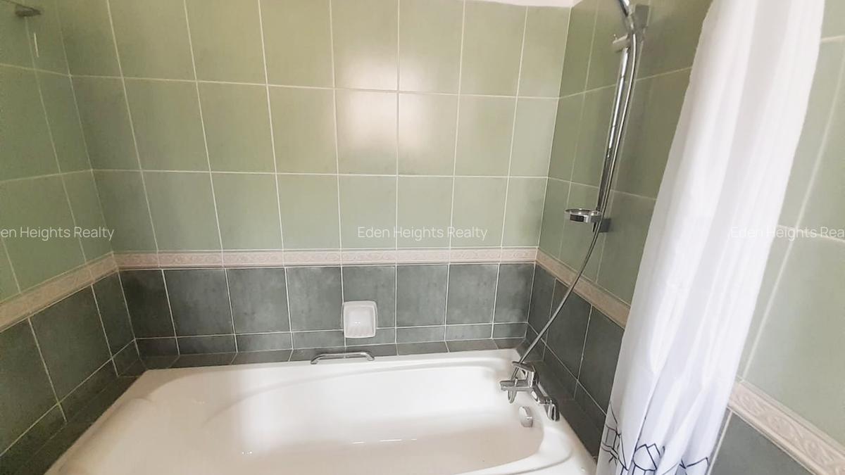 Furnished 3 Bed Apartment with En Suite at Dennis Pritt - 8