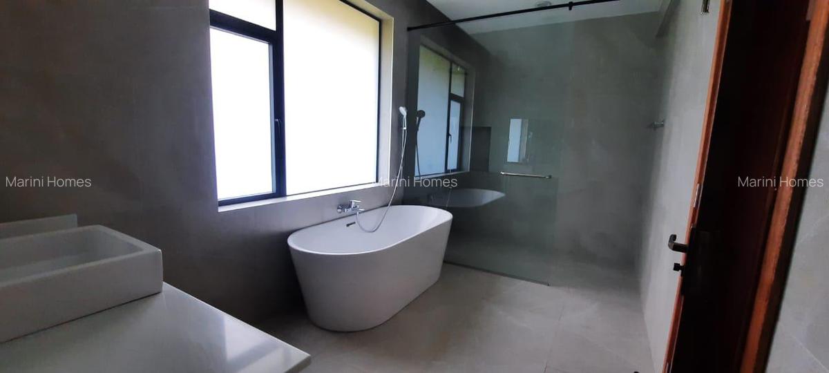 5 Bed Townhouse with En Suite in Lavington - 7