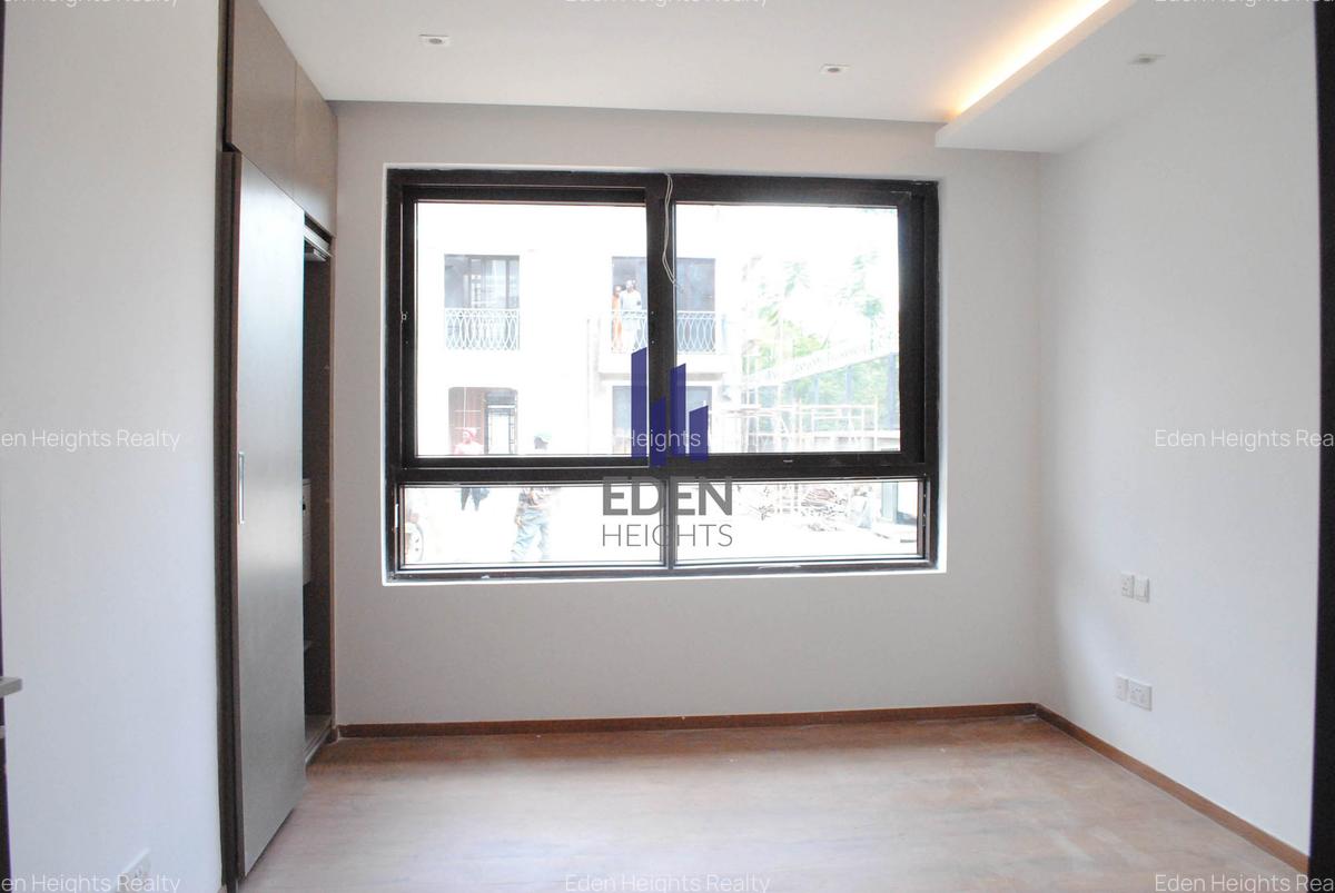 5 Bed Townhouse with En Suite in Spring Valley - 15