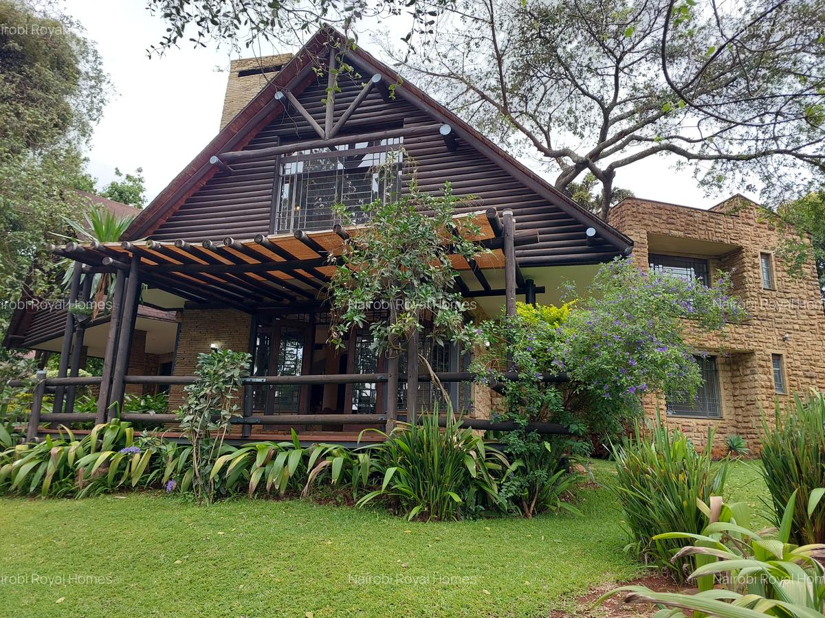 5 Bed House with En Suite at Lake View - 1