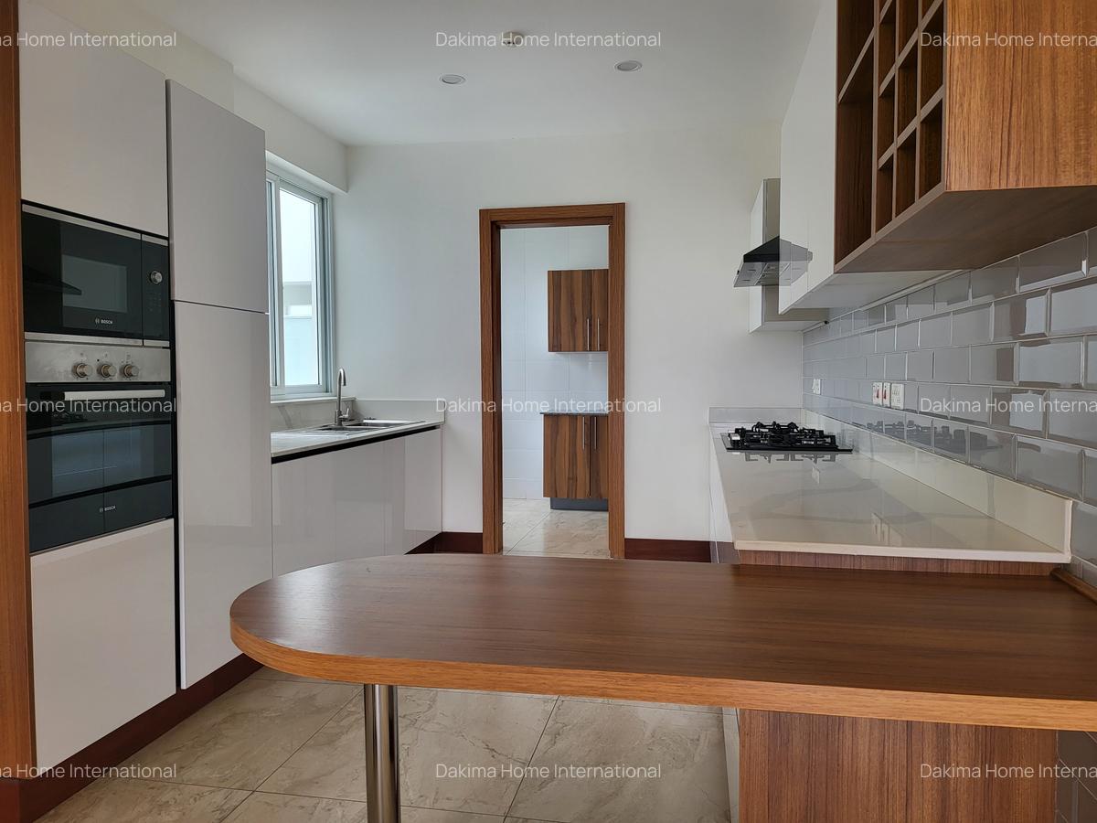 3 Bed Apartment with En Suite in Parklands - 3