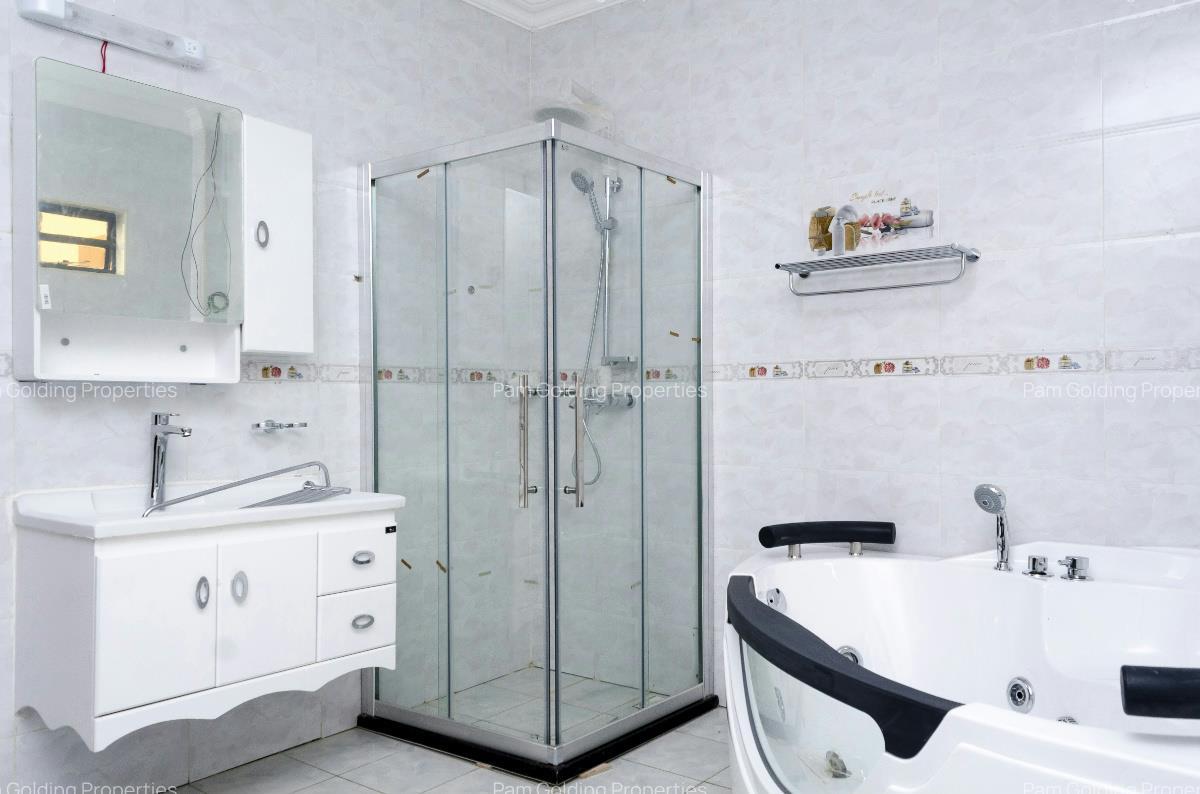 4 Bed House at Ridgeways Road - 11