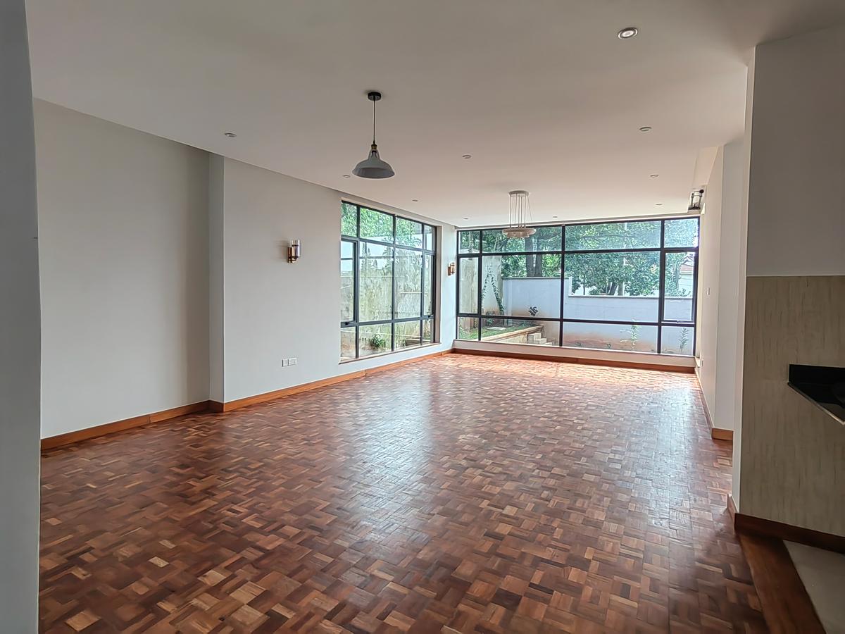 5 Bed Townhouse with En Suite at Mzima Springs - 5