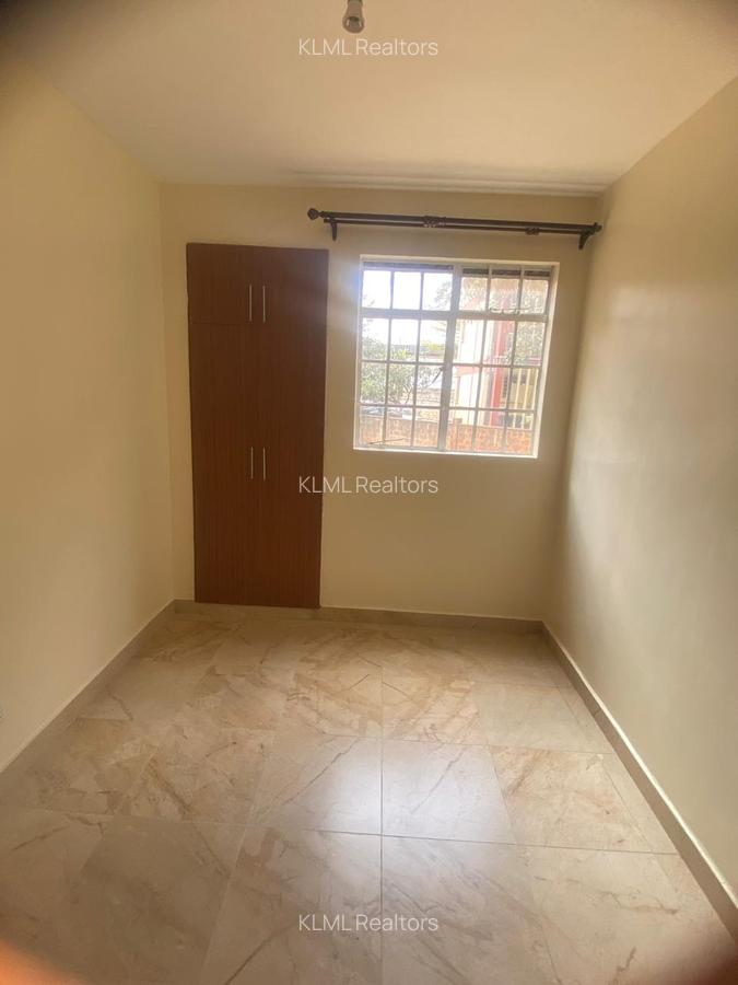 2 Bed Apartment with En Suite at Plainsview - 5