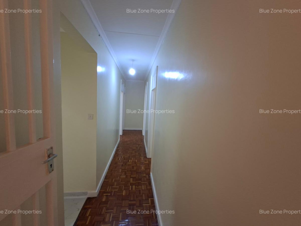 4 Bed House with En Suite at Rosslyn - 19