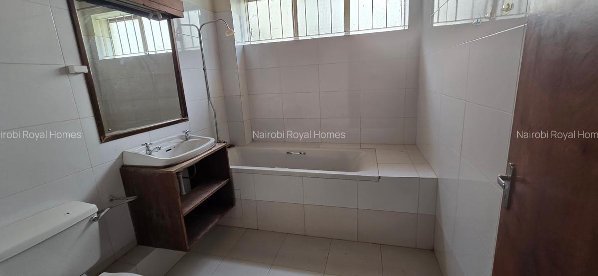 4 Bed Townhouse with En Suite at Peponi Road - 14