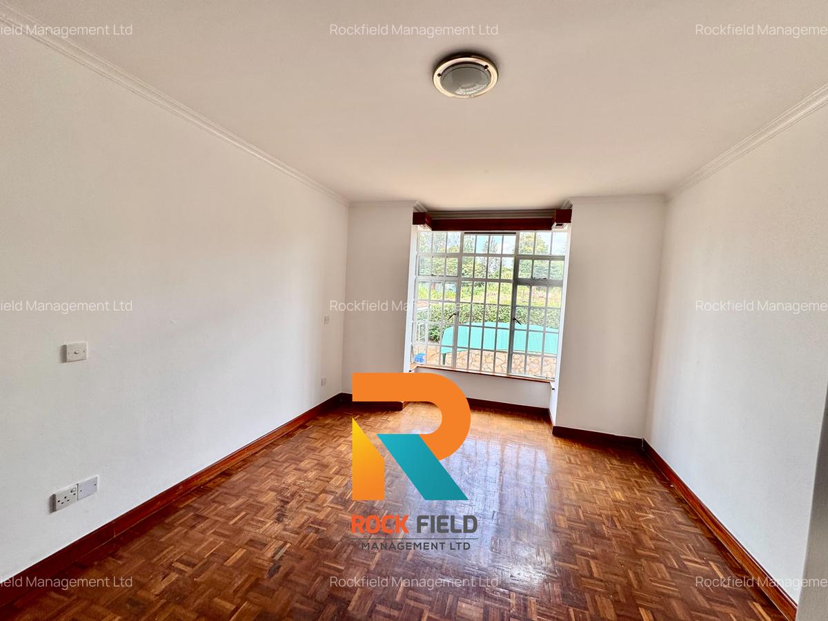 4 Bed Townhouse with En Suite in Rosslyn - 16