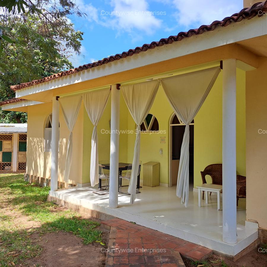 1 Bed Villa with Swimming Pool in Malindi - 7