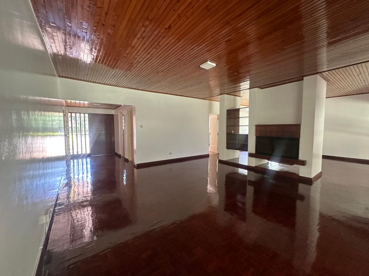 4 Bed Villa with En Suite in Runda - 3