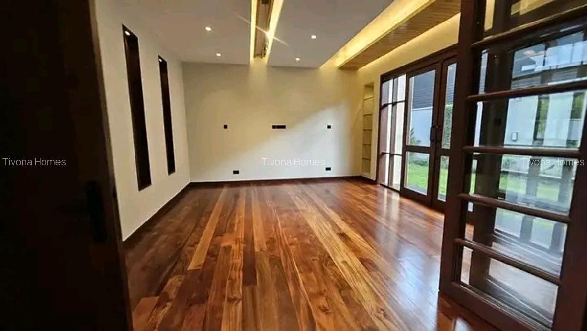 4 Bed House with En Suite in Runda - 5