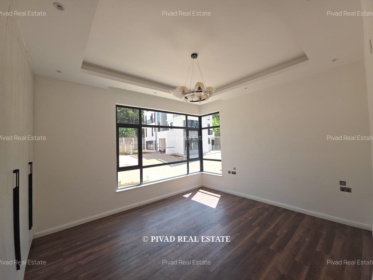 5 Bed Townhouse with Swimming Pool in Lavington - 9