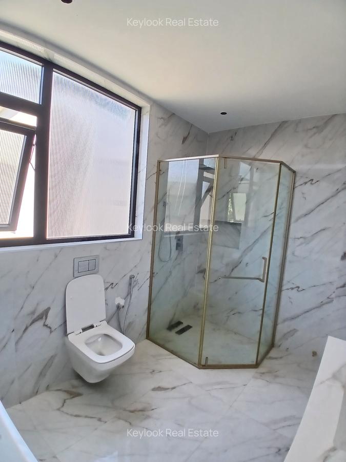 5 Bed Townhouse with En Suite at Lavington Green - 7