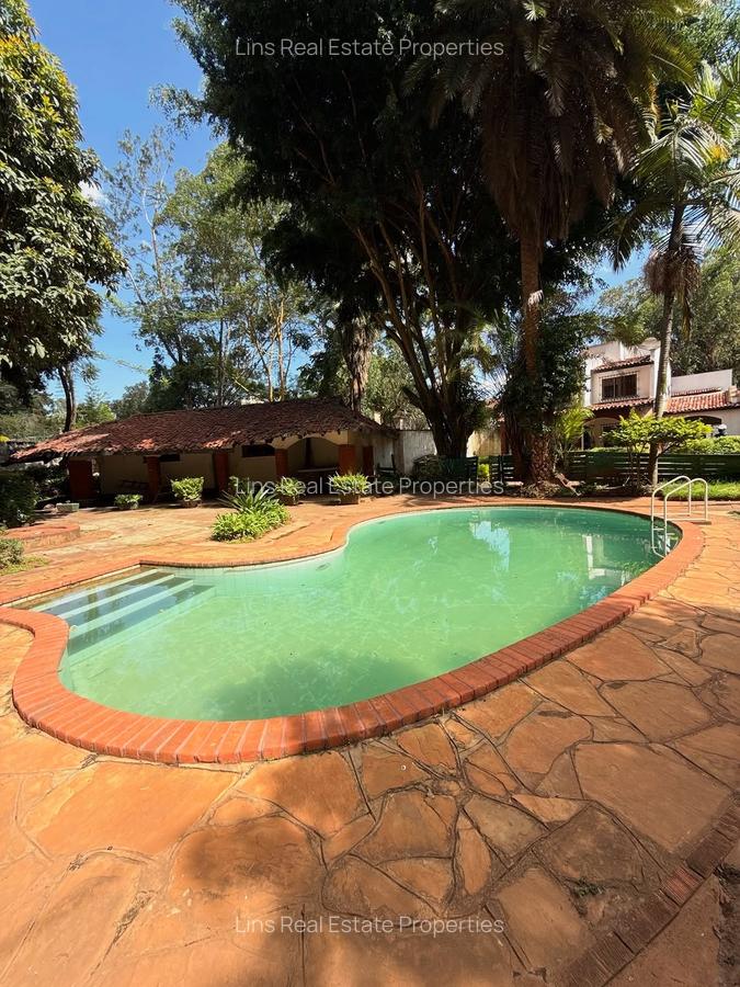 4 Bed Townhouse with En Suite in Lavington - 2
