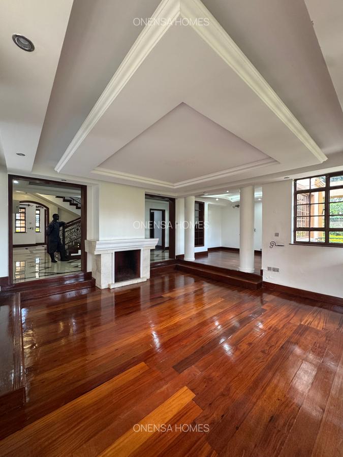 5 Bed House with En Suite in Runda - 9