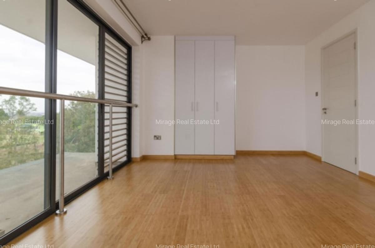 3 Bed Apartment with Swimming Pool in Garden Estate - 19