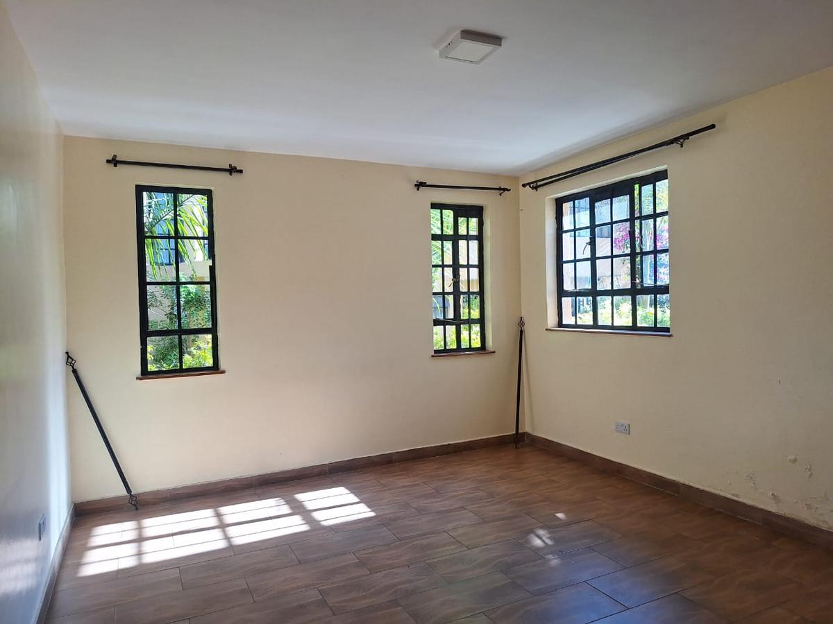 5 Bed Townhouse with En Suite in Westlands Area - 15