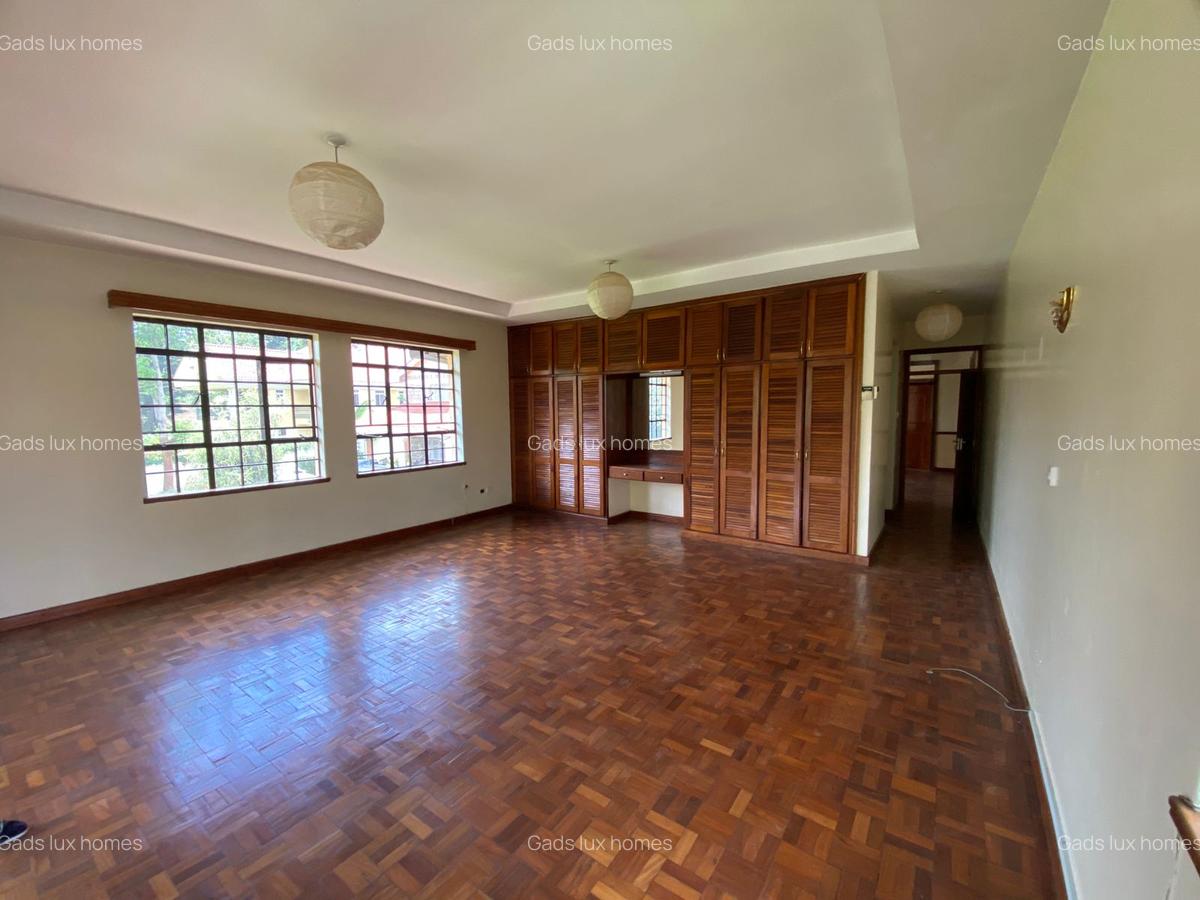 5 Bed Villa with En Suite at Runda - 7